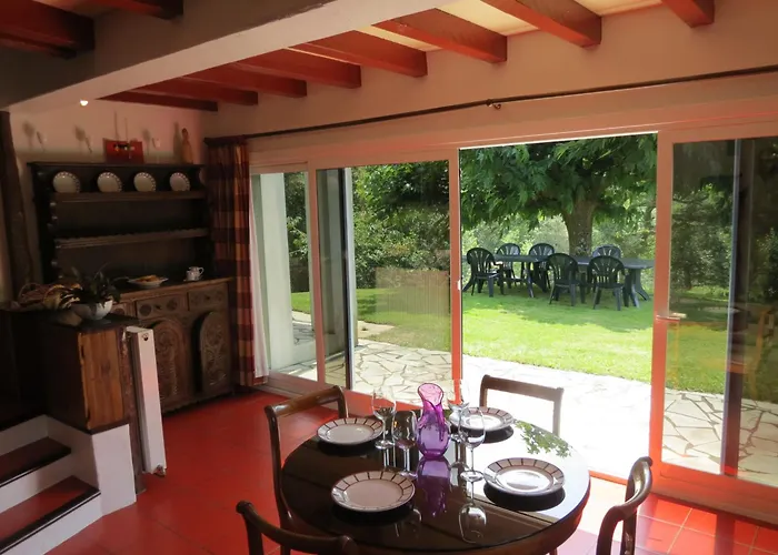 Maison Typique Basque En Pleine Campagne
