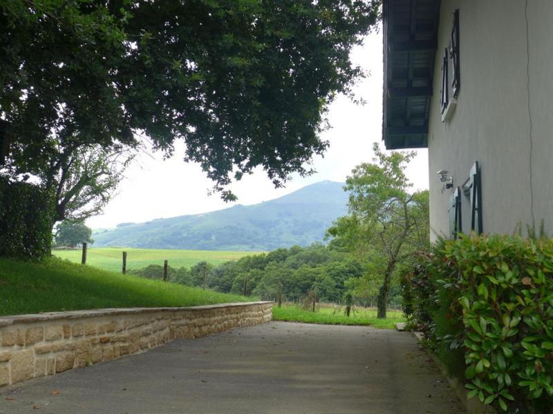 Maison Typique Basque En Pleine Campagne * Saint-Pee-sur-Nivelle